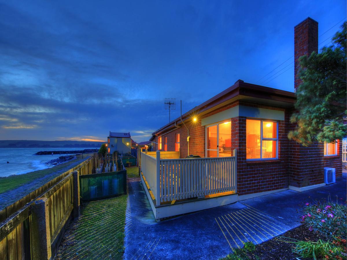 Stanley Village Waterfront Accommodation Exterior photo